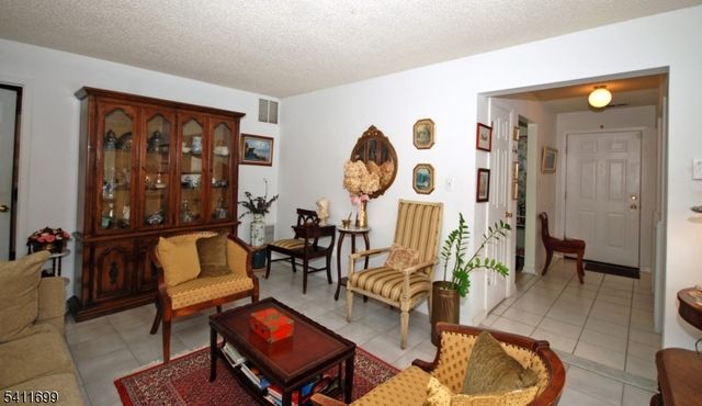 1418 Magnolia Ln Ondo, Branchburg Twp., NJ 08876