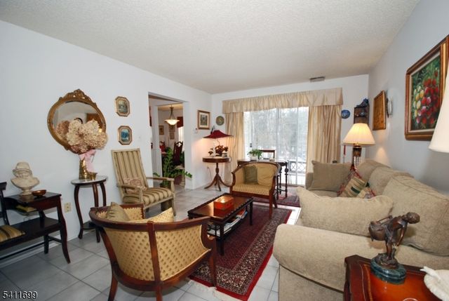 1418 Magnolia Ln Ondo, Branchburg Twp., NJ 08876