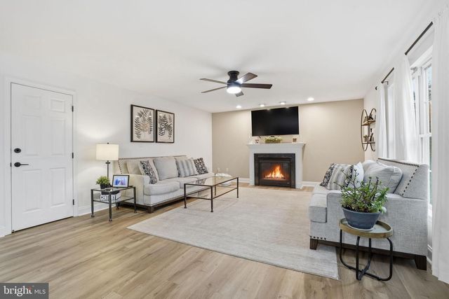 4996 PEPPER LN, Douglassville, PA 19518