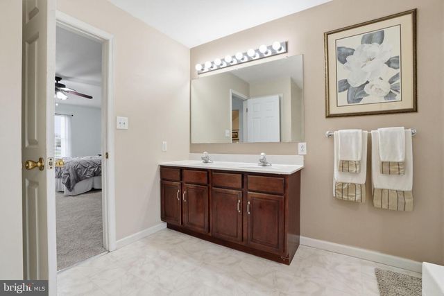 4996 PEPPER LN, Douglassville, PA 19518