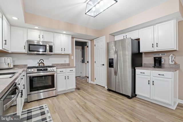 4996 PEPPER LN, Douglassville, PA 19518