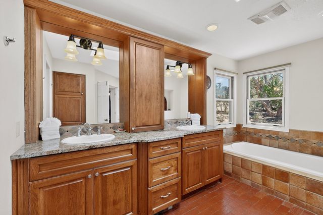 6 Cloudstone Drive, Santa Fe, NM 87505