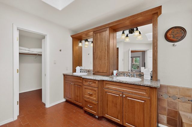 6 Cloudstone Drive, Santa Fe, NM 87505