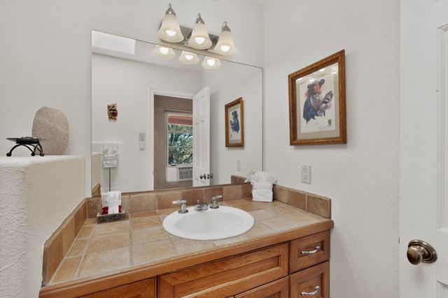 6 Cloudstone Drive, Santa Fe, NM 87505