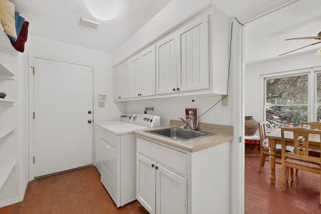 6 Cloudstone Drive, Santa Fe, NM 87505