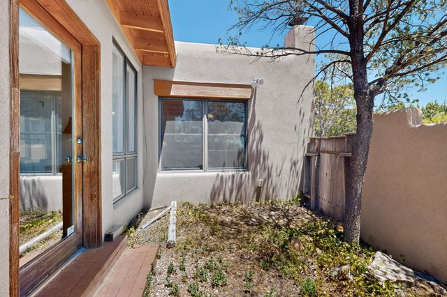 6 Cloudstone Drive, Santa Fe, NM 87505