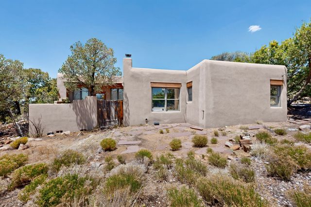 6 Cloudstone Drive, Santa Fe, NM 87505