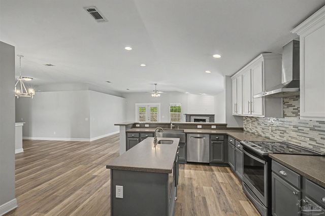 5897 Arch Ave, Pensacola, FL 32526