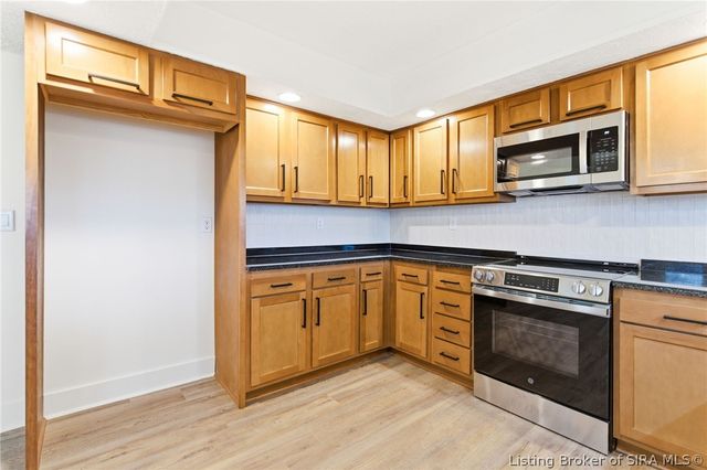 626 Mulberry Street, Sellersburg, IN 47172