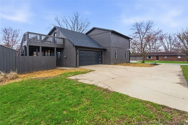 626 Mulberry Street, Sellersburg, IN 47172