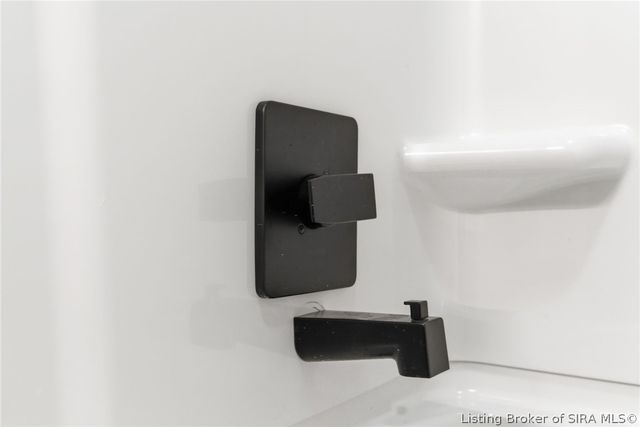 626 Mulberry Street, Sellersburg, IN 47172