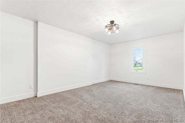 626 Mulberry Street, Sellersburg, IN 47172