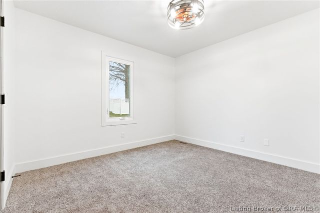 626 Mulberry Street, Sellersburg, IN 47172