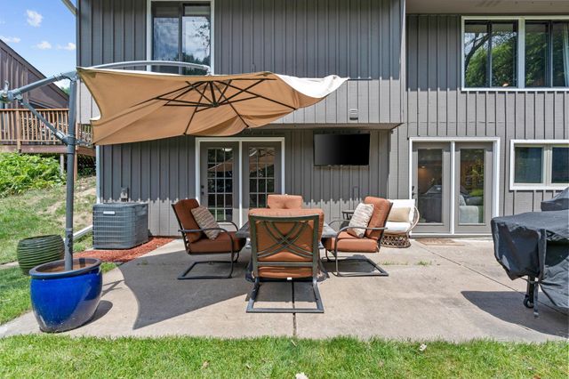 11757 Red Fox Drive, Maple Grove, MN 55369