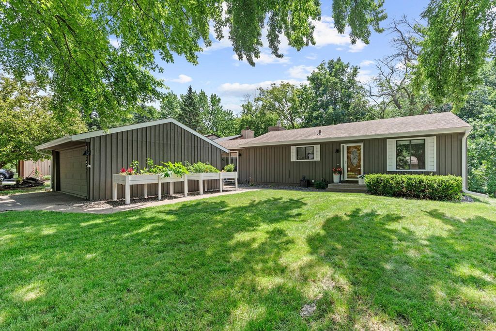 11757 Red Fox Drive, Maple Grove, MN 55369