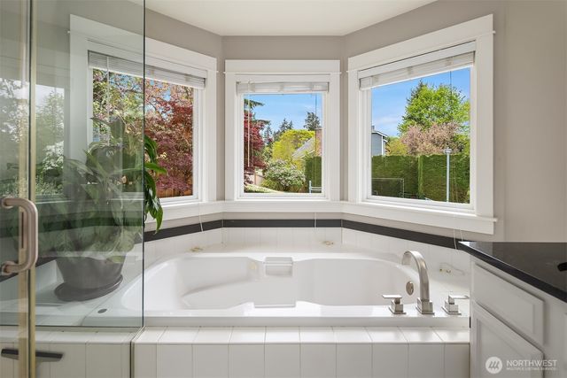 6622 NE 151st Street, Kenmore, WA 98028