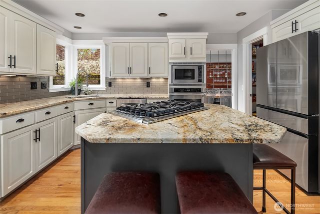 6622 NE 151st Street, Kenmore, WA 98028
