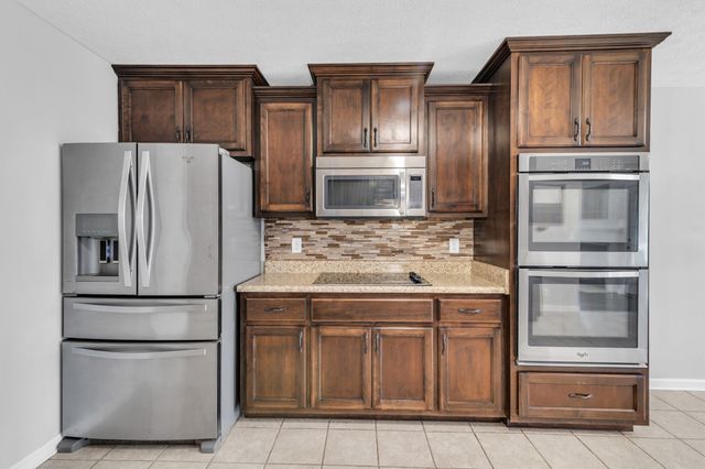 1176 Freedom Dr, Clarksville, TN 37042