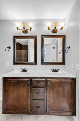 1176 Freedom Dr, Clarksville, TN 37042