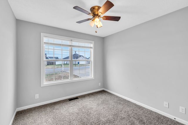 1176 Freedom Dr, Clarksville, TN 37042