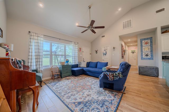 130 Arabian Ct, Gilmer, TX 75645