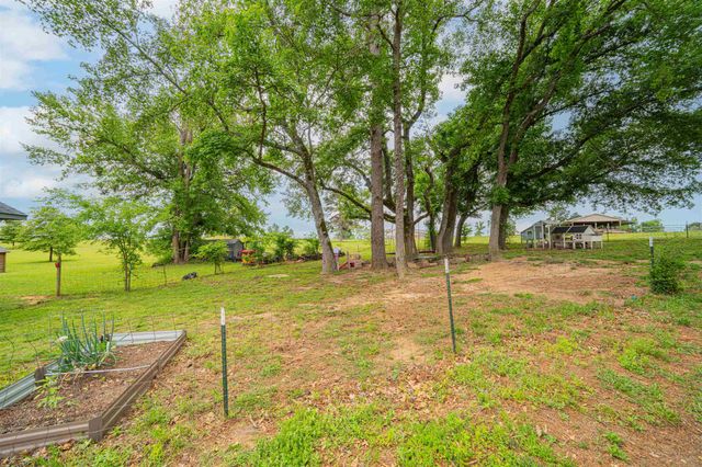 130 Arabian Ct, Gilmer, TX 75645