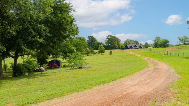 130 Arabian Ct, Gilmer, TX 75645