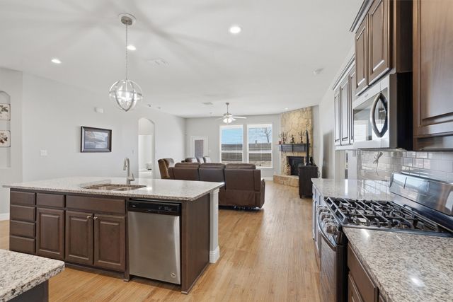 209 Spruce Valley Drive, Justin, TX 76247