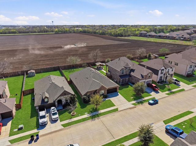 209 Spruce Valley Drive, Justin, TX 76247