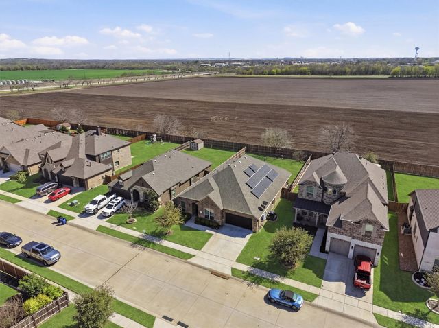 209 Spruce Valley Drive, Justin, TX 76247