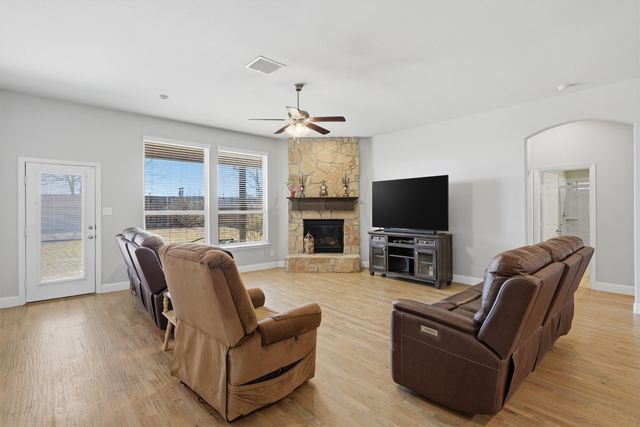 209 Spruce Valley Drive, Justin, TX 76247