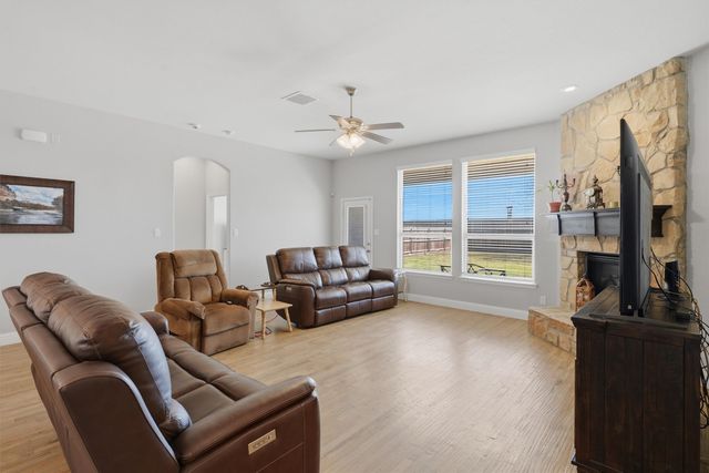 209 Spruce Valley Drive, Justin, TX 76247