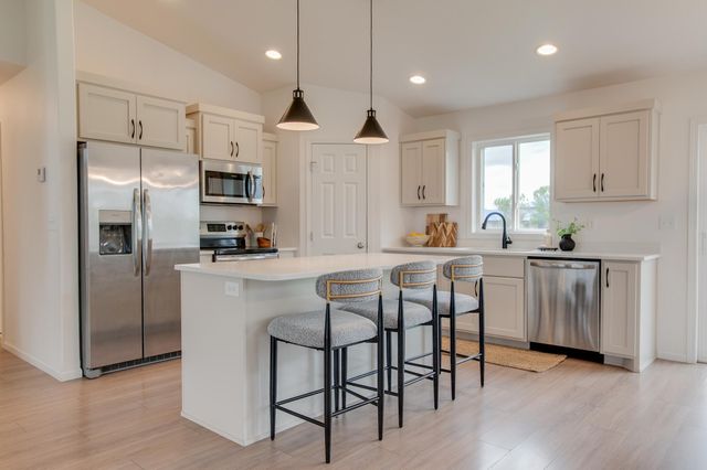 10126 Burgundy Drive, Horace, ND 58047