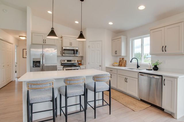 10126 Burgundy Drive, Horace, ND 58047