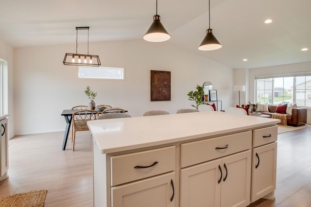 10126 Burgundy Drive, Horace, ND 58047