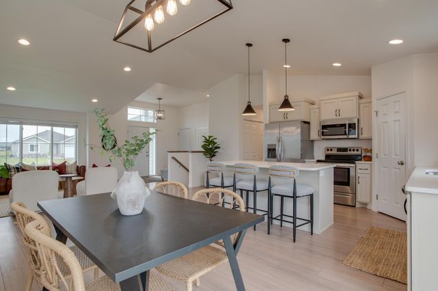10126 Burgundy Drive, Horace, ND 58047