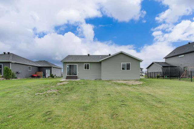 10126 Burgundy Drive, Horace, ND 58047