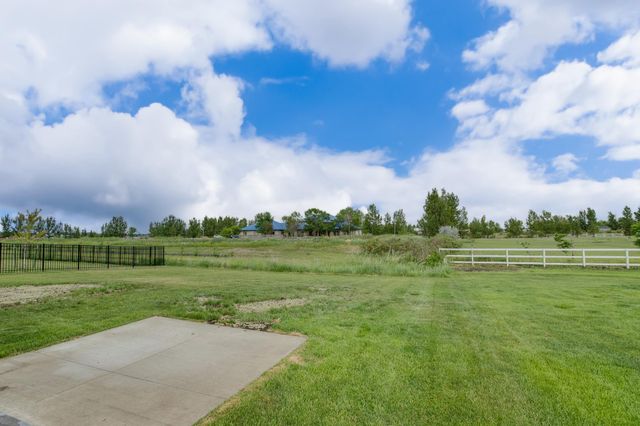 10126 Burgundy Drive, Horace, ND 58047