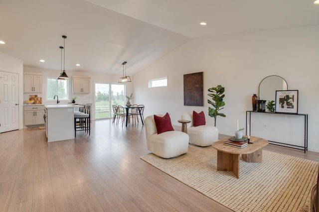 10126 Burgundy Drive, Horace, ND 58047