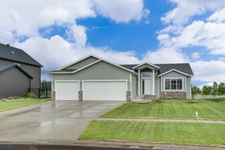 10126 Burgundy Drive, Horace, ND 58047