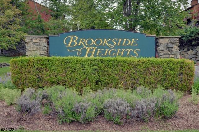 11 Brookside Hts, Wanaque Boro, NJ 07465