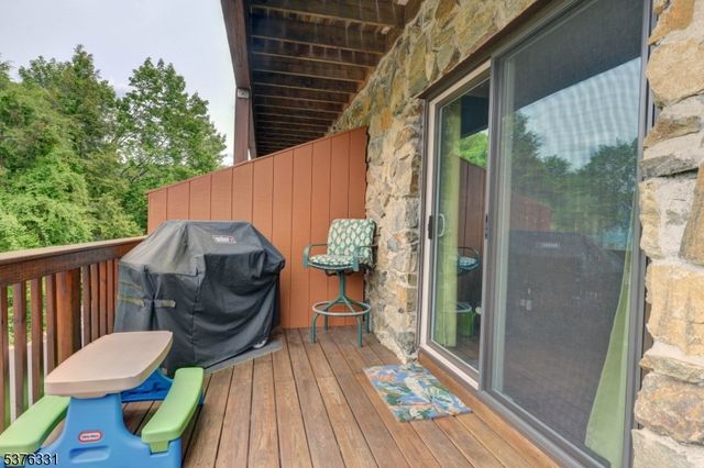 11 Brookside Hts, Wanaque Boro, NJ 07465
