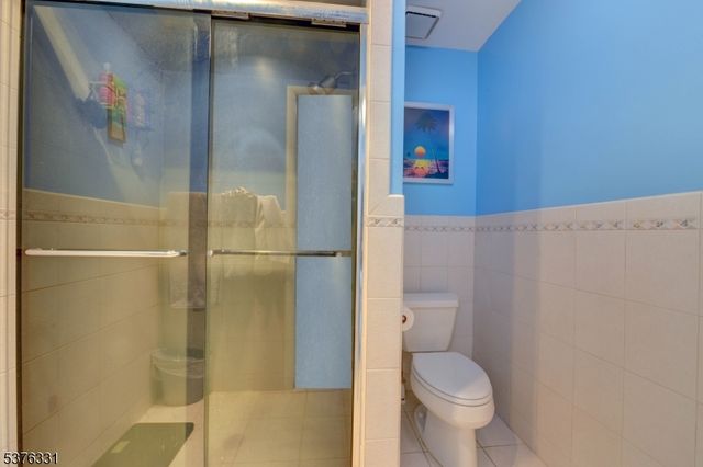 11 Brookside Hts, Wanaque Boro, NJ 07465
