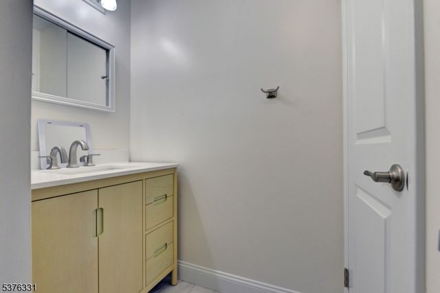 11 Brookside Hts, Wanaque Boro, NJ 07465