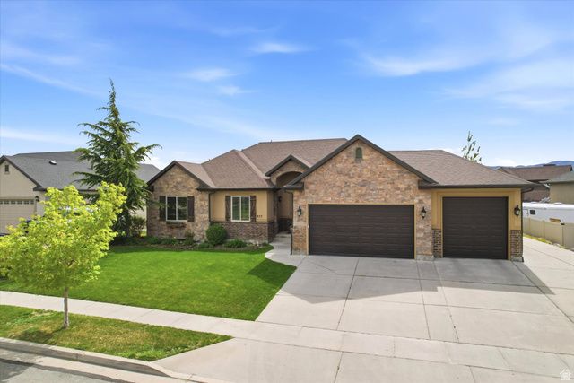 977 W WHITE WULFF DR, Bluffdale, UT 84065