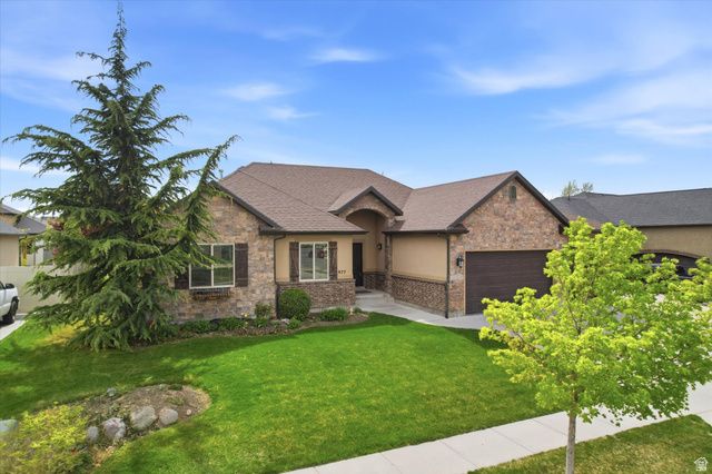 977 W WHITE WULFF DR, Bluffdale, UT 84065