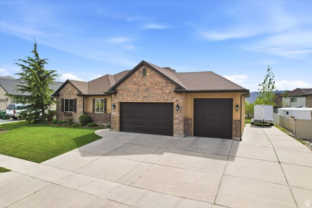 977 W WHITE WULFF DR, Bluffdale, UT 84065