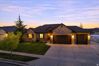 977 W WHITE WULFF DR, Bluffdale, UT 84065