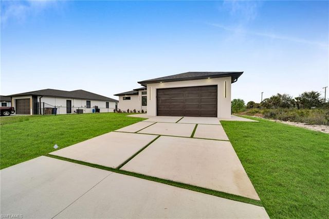 3222 58th ST W, Lehigh Acres, FL 33971