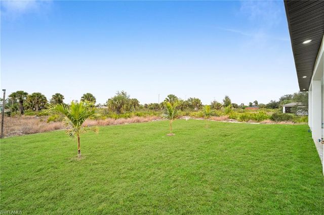 3222 58th ST W, Lehigh Acres, FL 33971